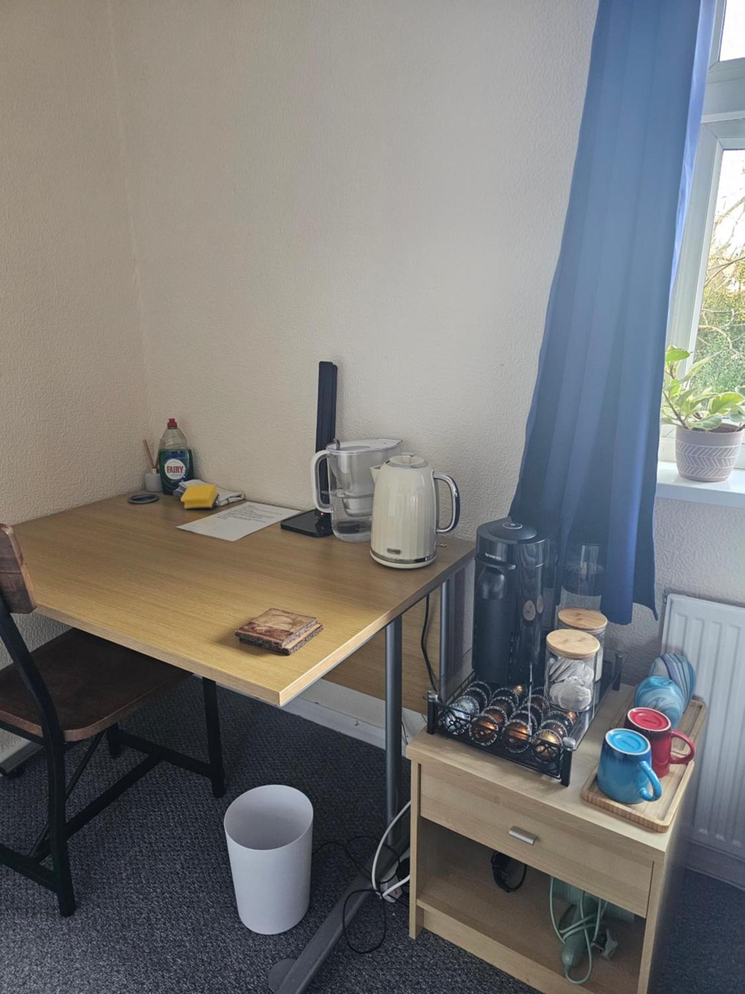 Double Bedroom Located Close To Manchester Airport Уизеншо Экстерьер фото
